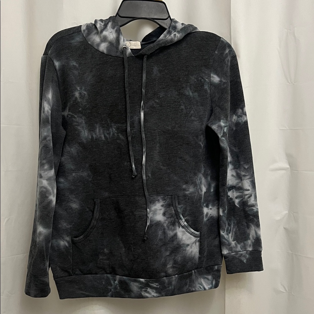 Tie-Dye Pullover Hoodie in Charcoal and Gray